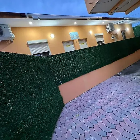 Ziku Hotel *